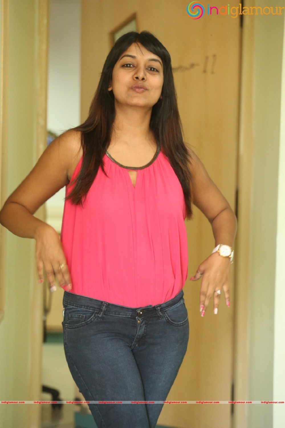 Kavya Kumar New Photos Actress hd photo