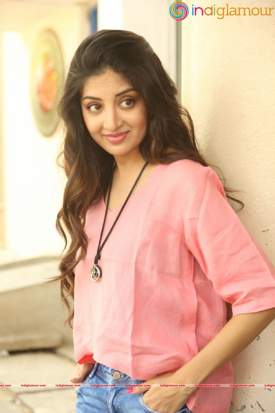 Poonam Kaur Actress hd photo
