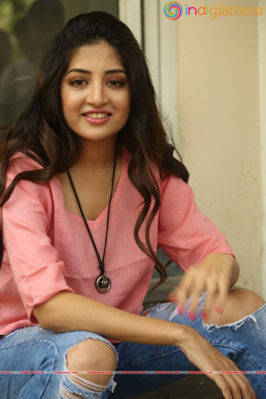 Poonam Kaur Actress hd photo