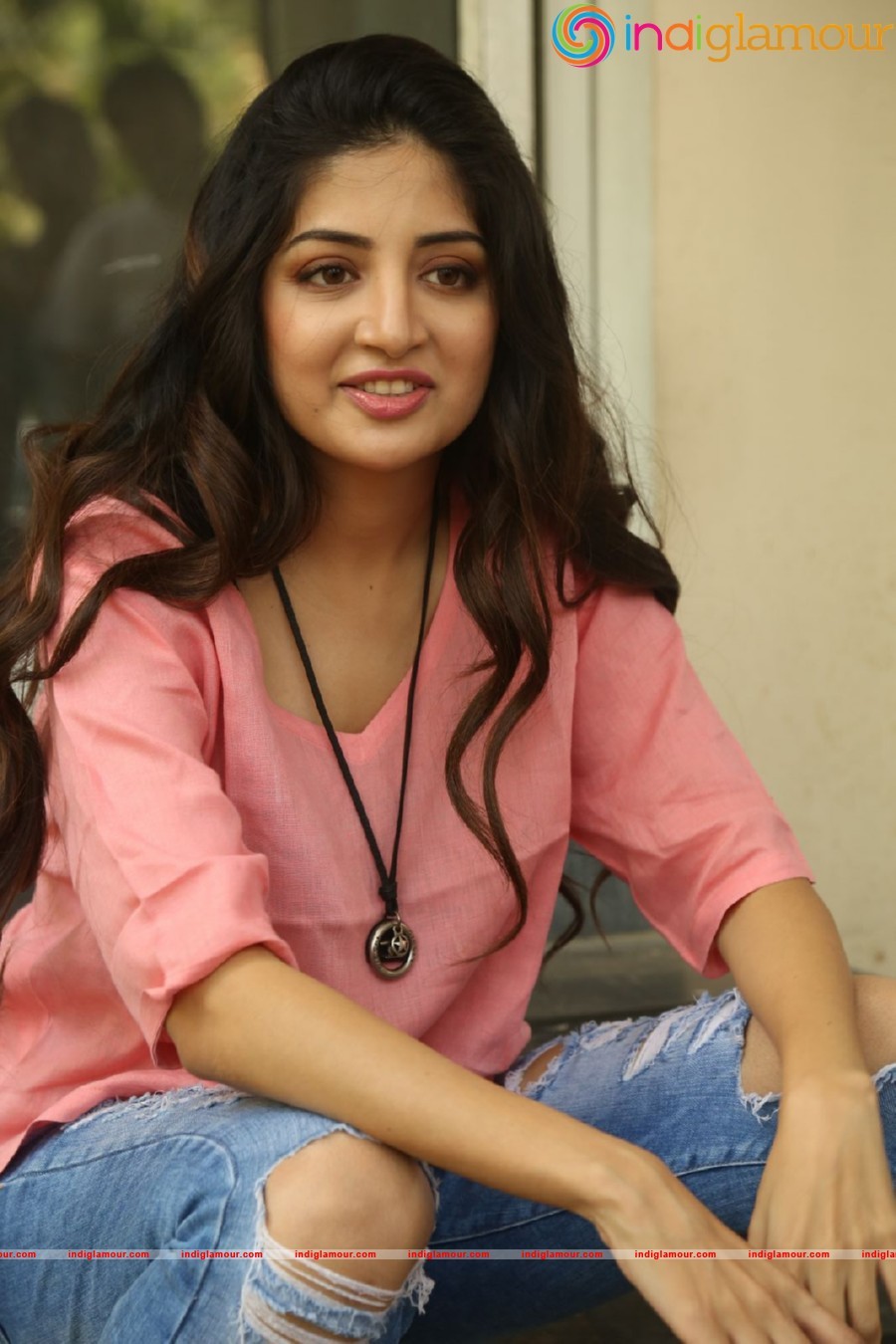 Poonam Kaur Actress hd photo