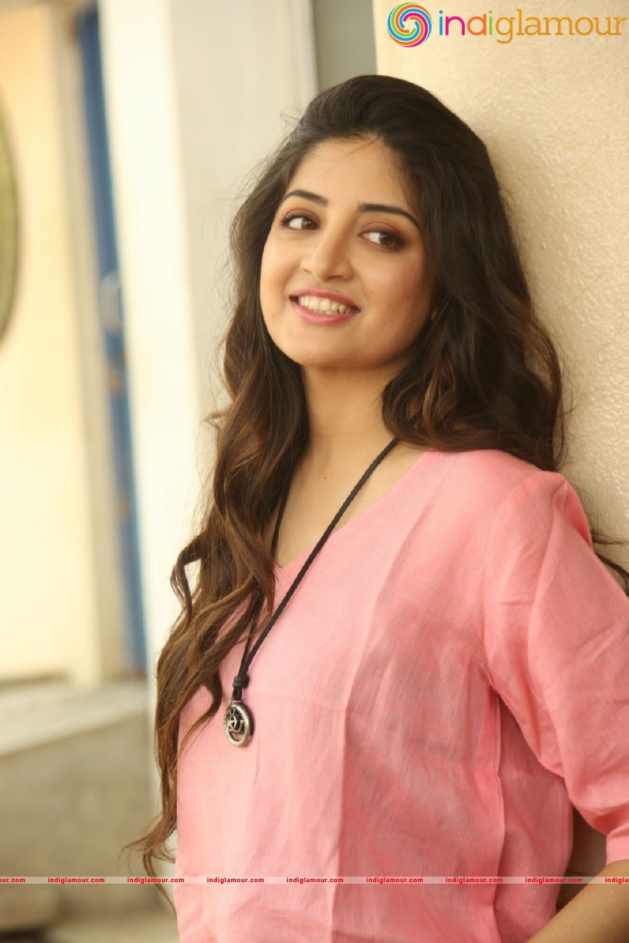 Poonam Kaur Actress hd photo