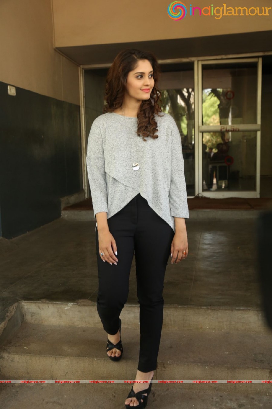 Surbhi Actress hd photo