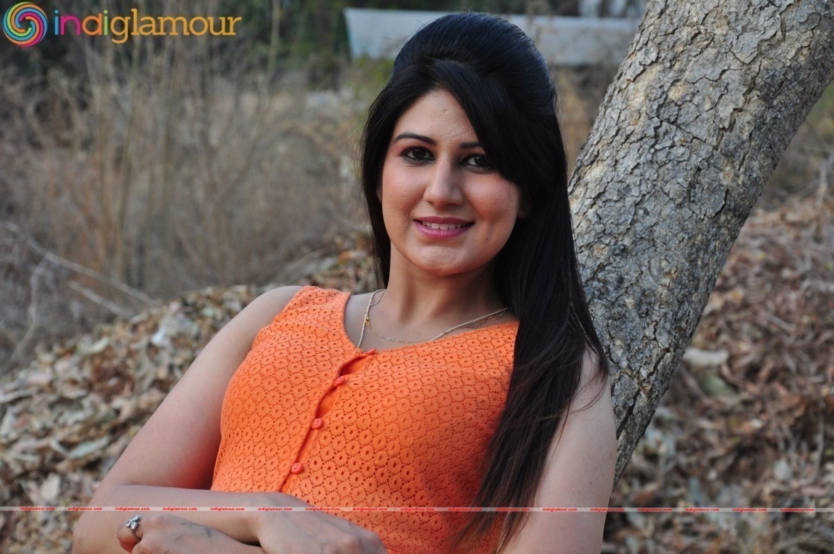 Annie Sekhon Actress hd photo