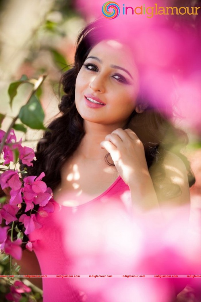 Aavaana ActressHot Photoshoot Stills Actress hd photo