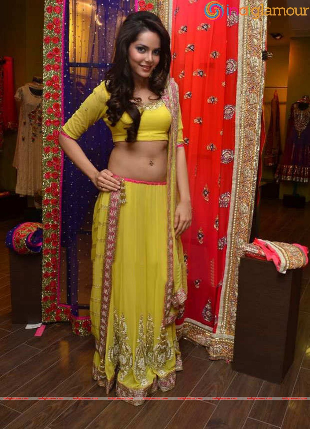 Shazahn Padamsee Actress hd photo