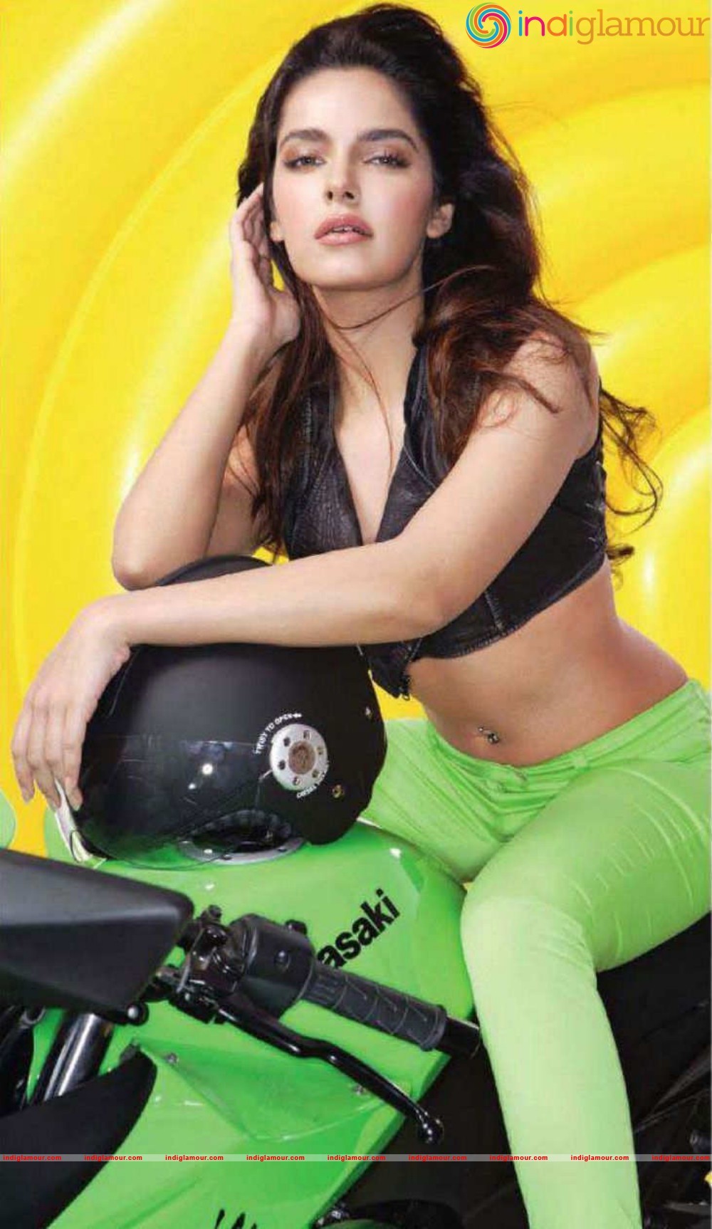Shazahn Padamsee Actress hd photo
