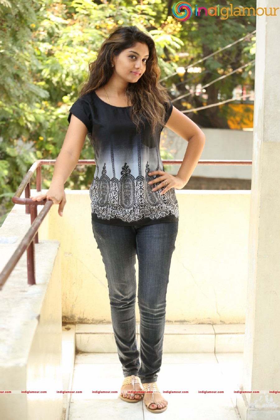 Karuna Actress hd photo