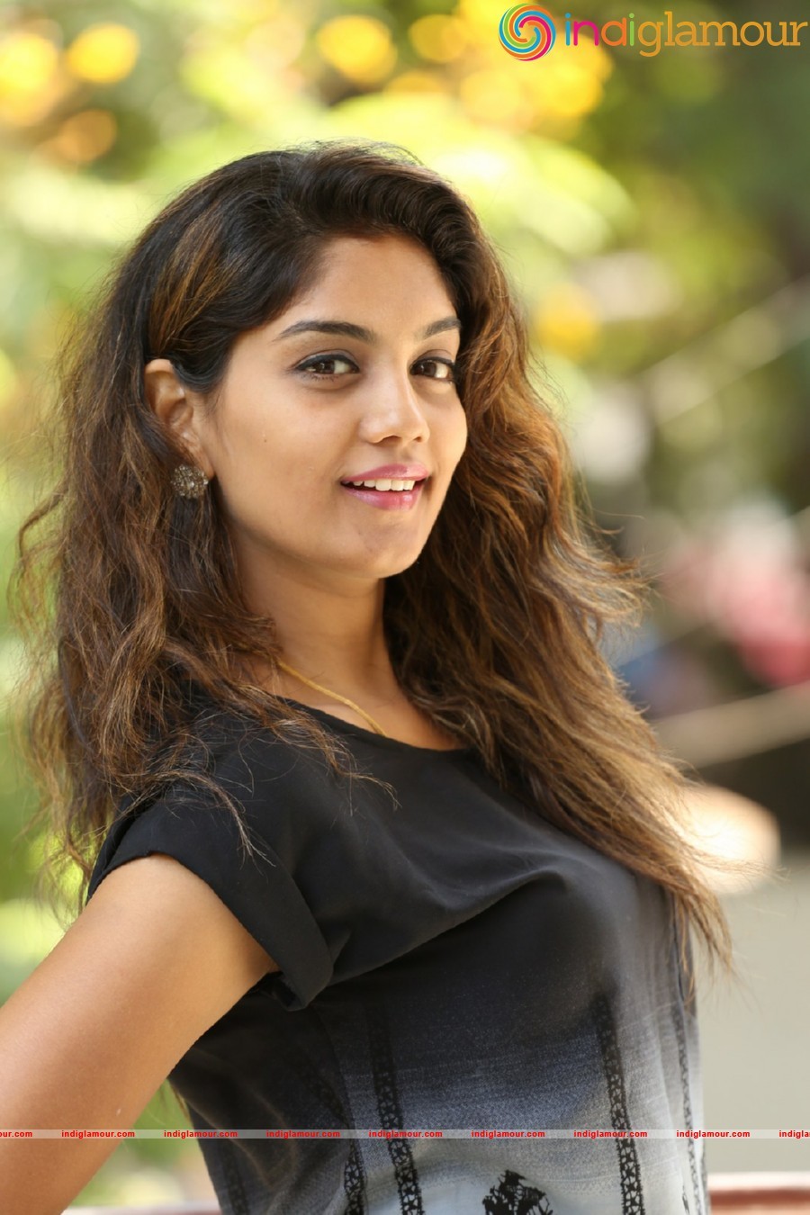 Karuna Actress hd photo