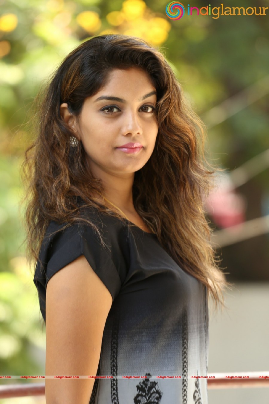 Karuna Actress hd photo
