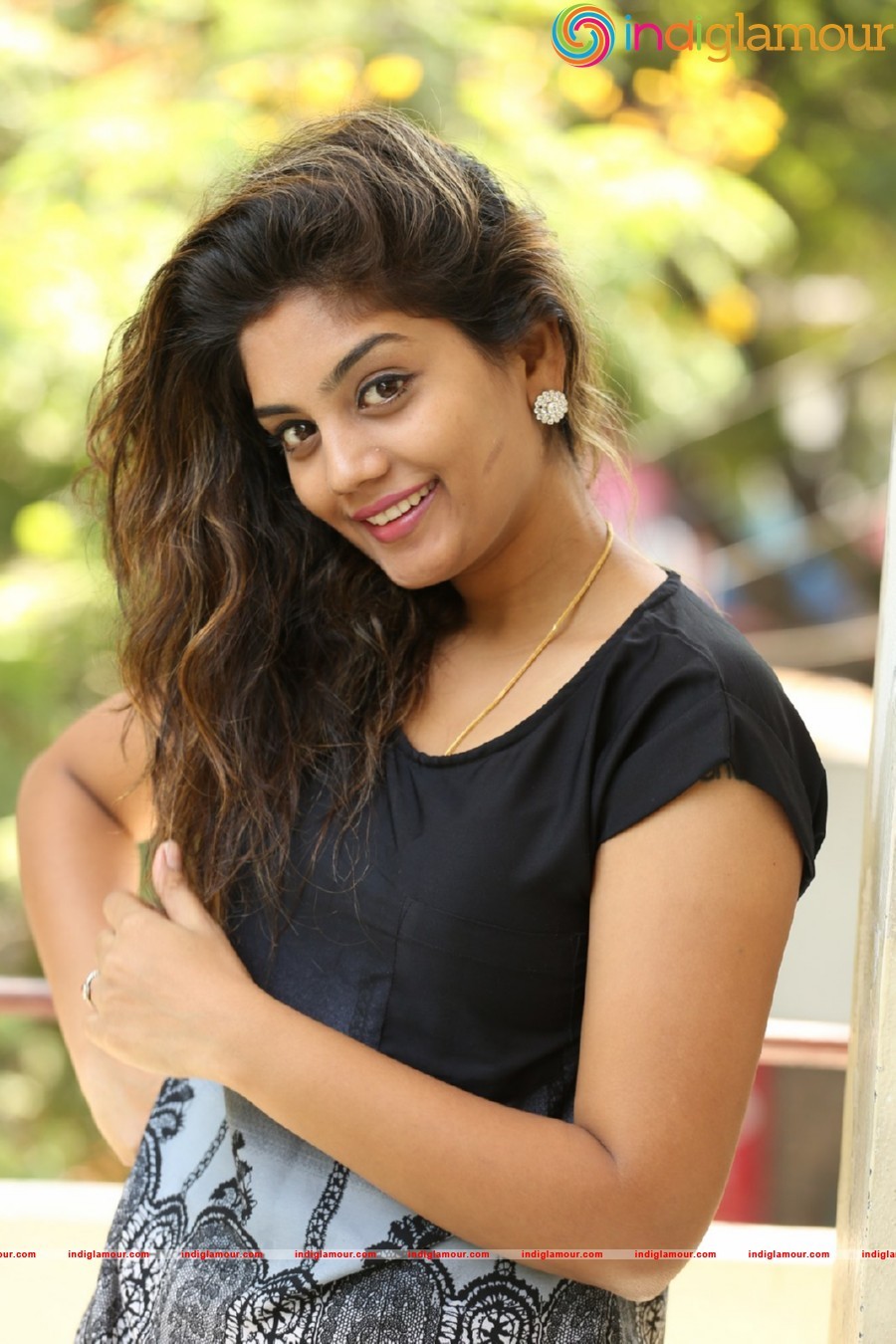 Karuna Actress hd photo