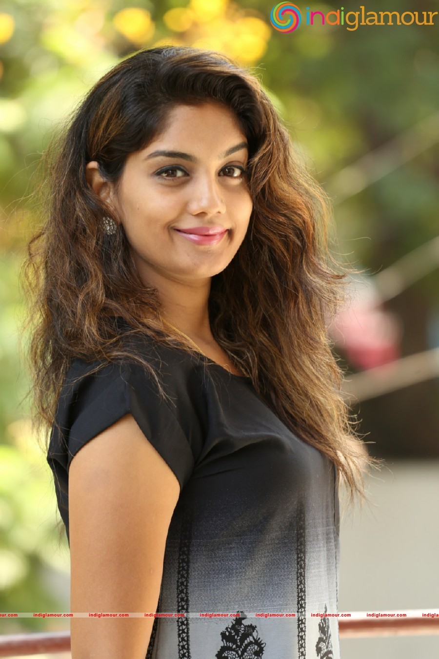 Karuna Actress hd photo