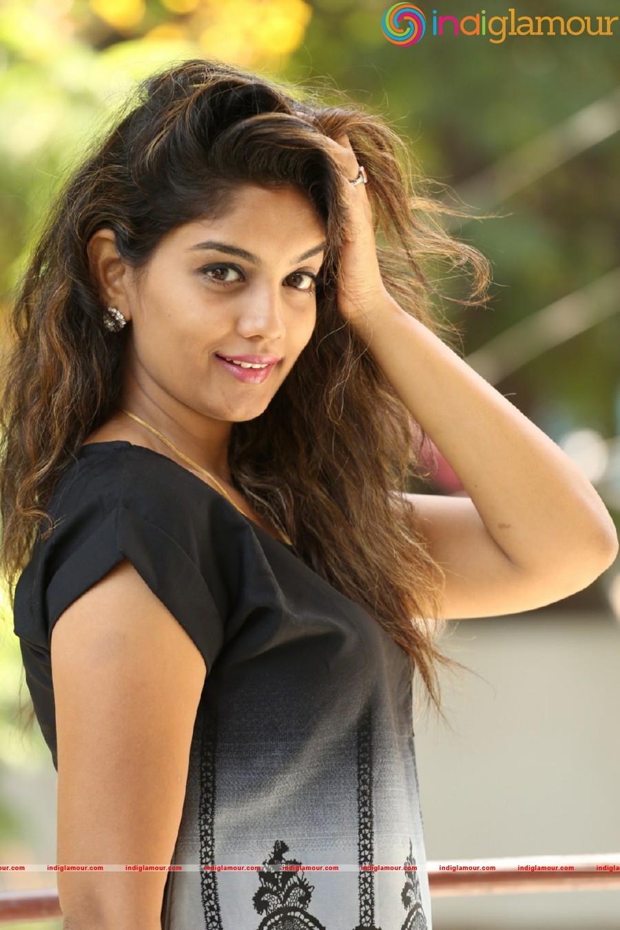 Karuna Actress hd photo