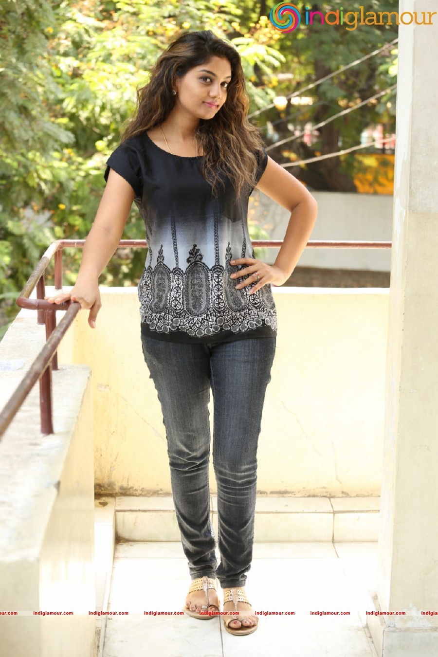 Karuna Actress hd photo