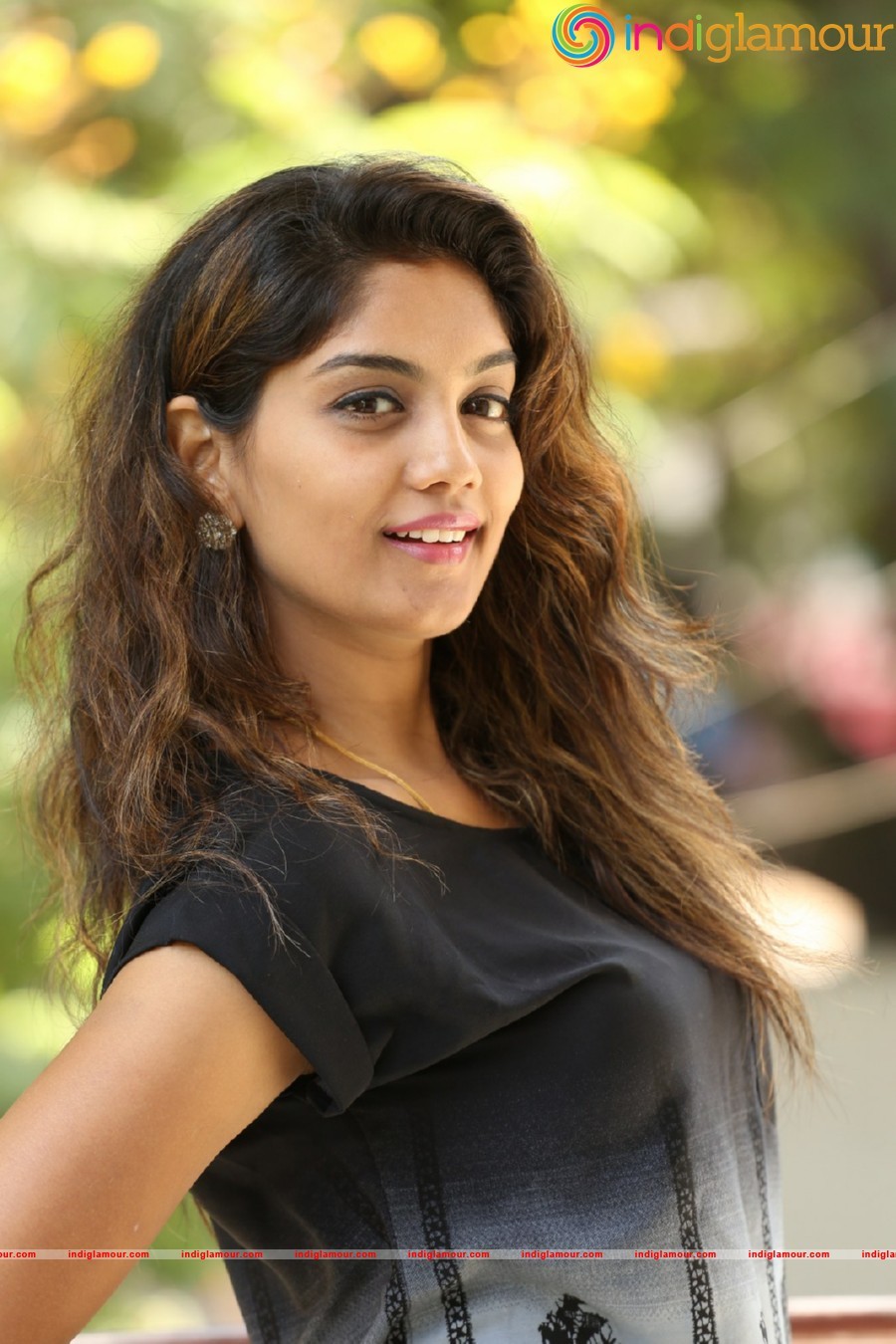 Karuna Actress hd photo