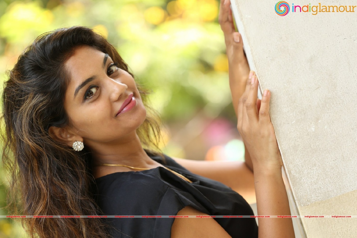 Karuna Actress hd photo