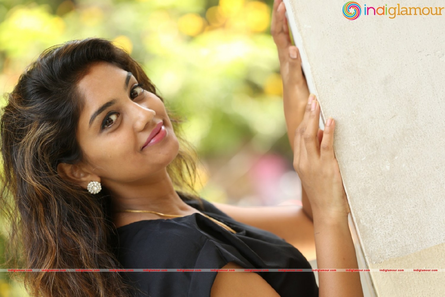 Karuna Actress hd photo