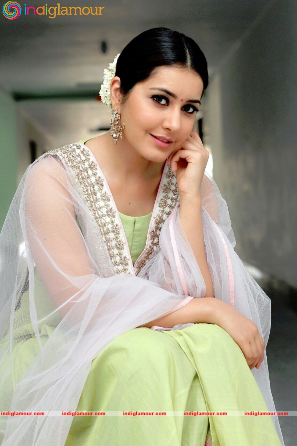 Rashi Khanna Actress hd photo