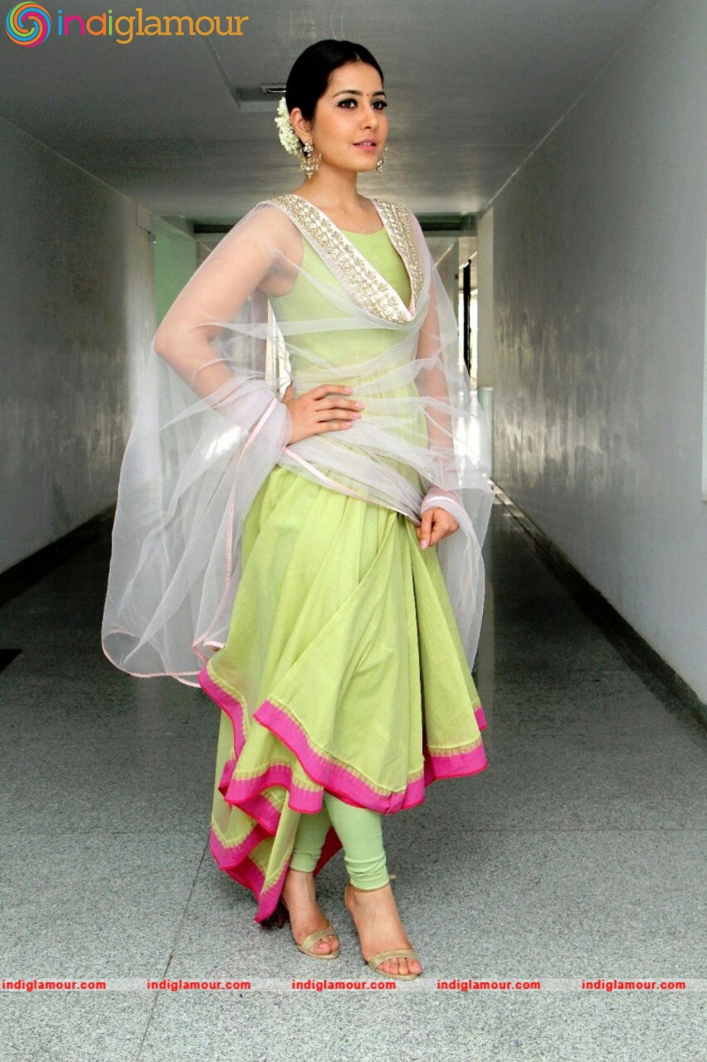 Rashi Khanna Actress hd photo