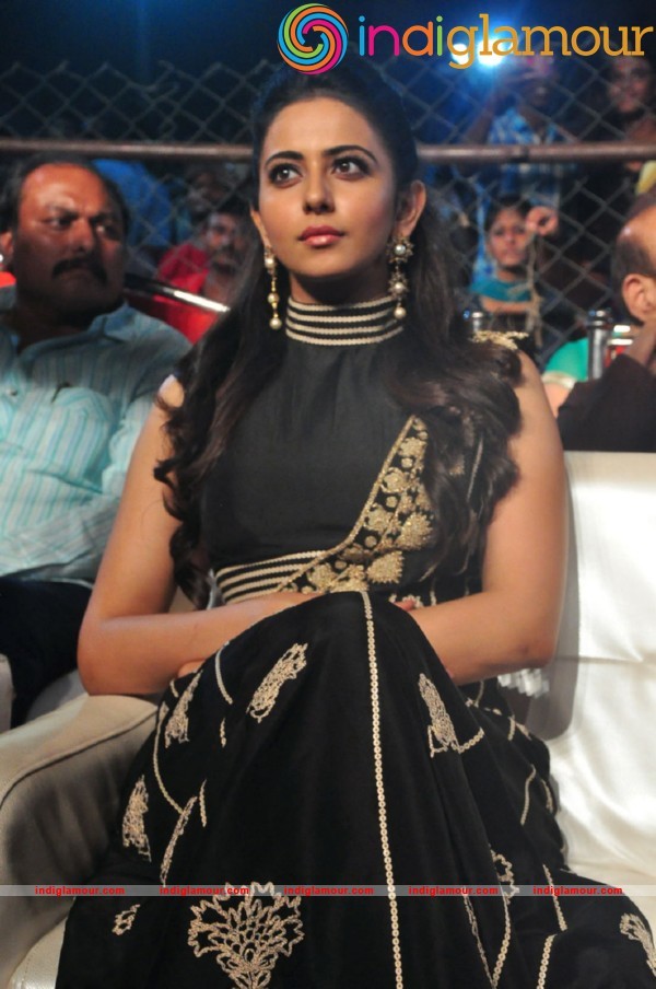 Rakul Preet Singh At Sarrainodu Blockbuster Function Actress hd photo