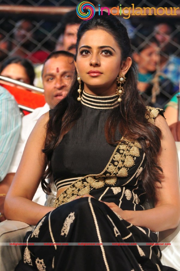 Rakul Preet Singh At Sarrainodu Blockbuster Function Actress hd photo