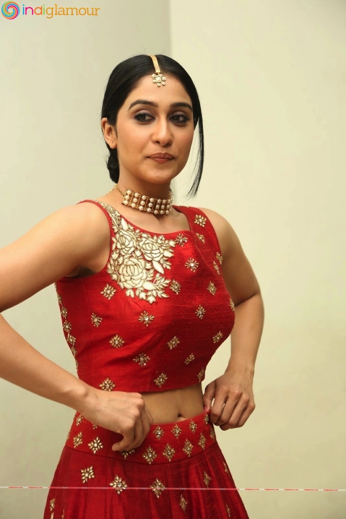 Regina Cassandra Actress hd photo