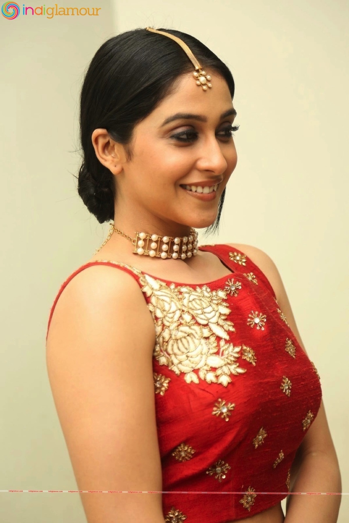 Regina Cassandra Actress hd photo