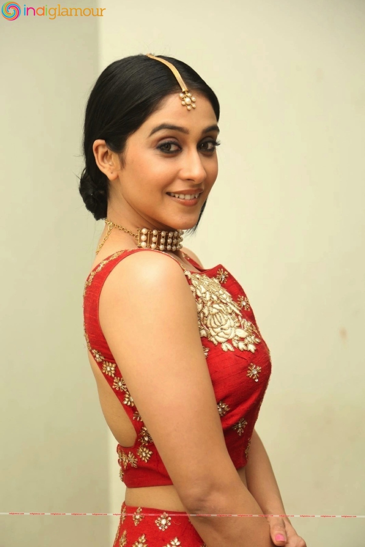 Regina Cassandra Actress hd photo