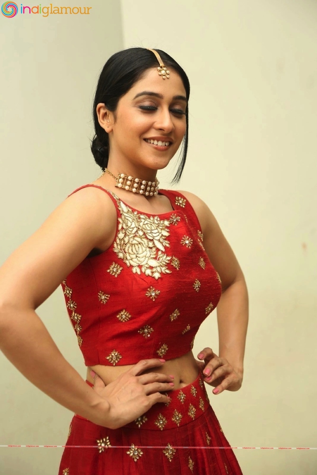 Regina Cassandra Actress hd photo