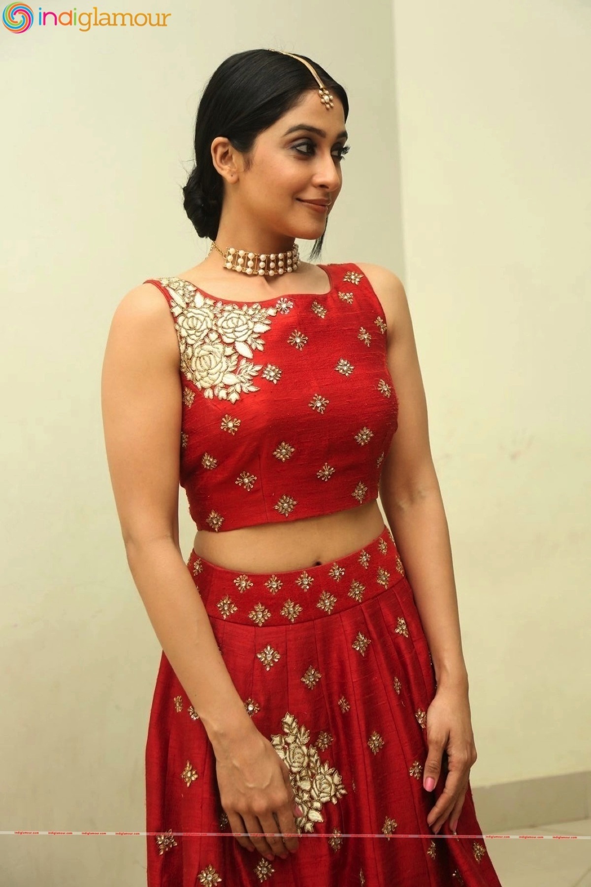 Regina Cassandra Actress hd photo