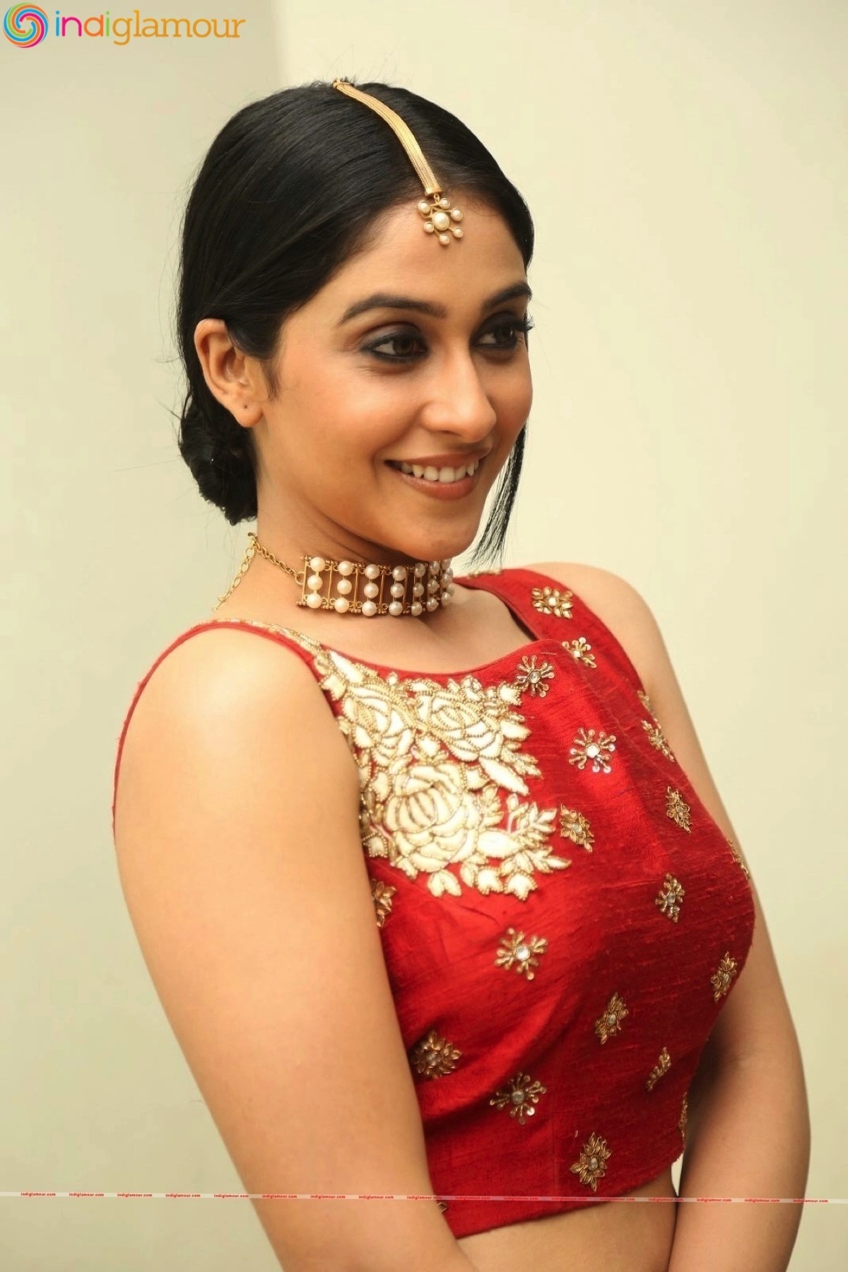 Regina Cassandra Actress hd photo