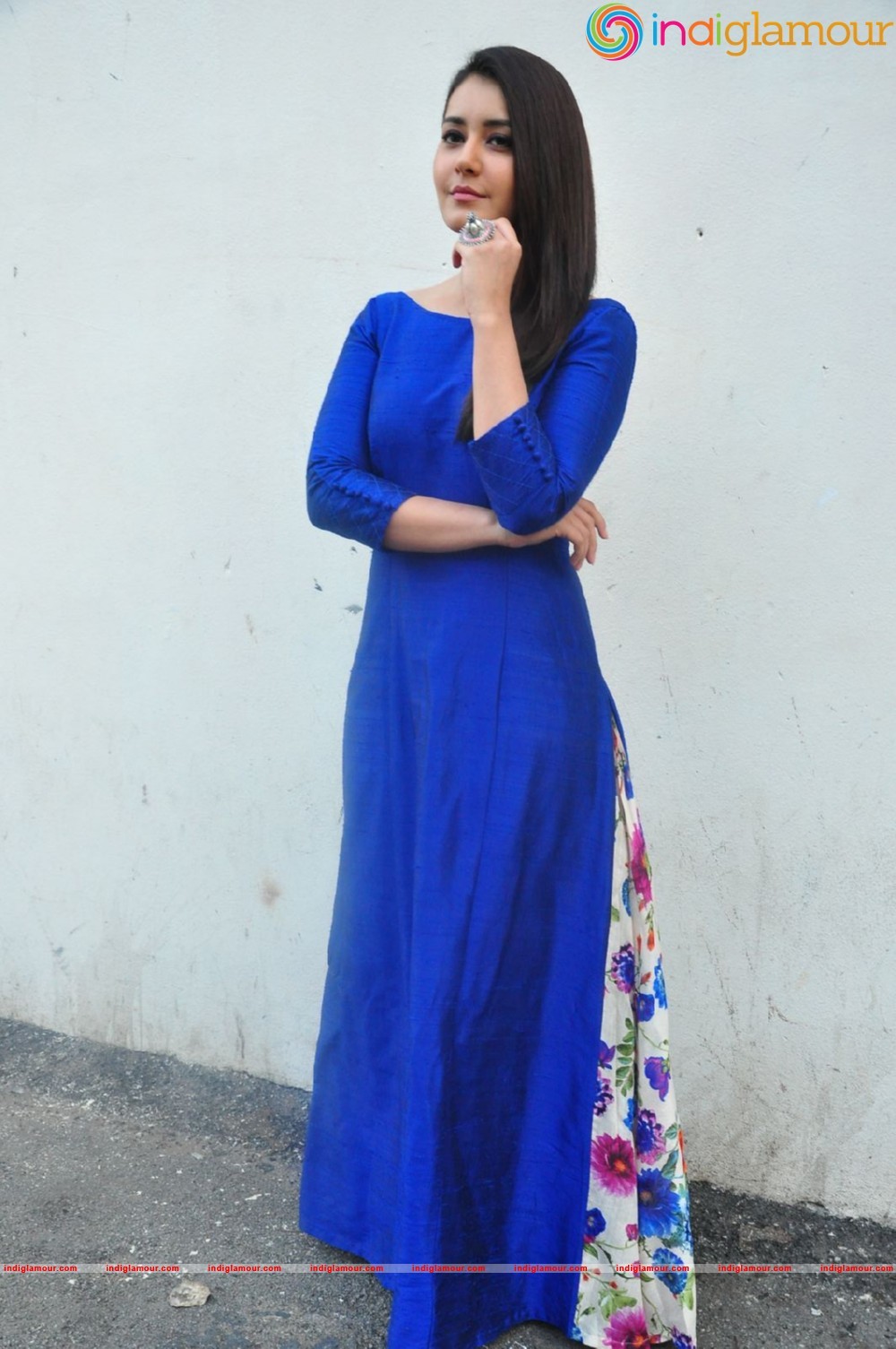 Raashi Khanna Actress hd photo