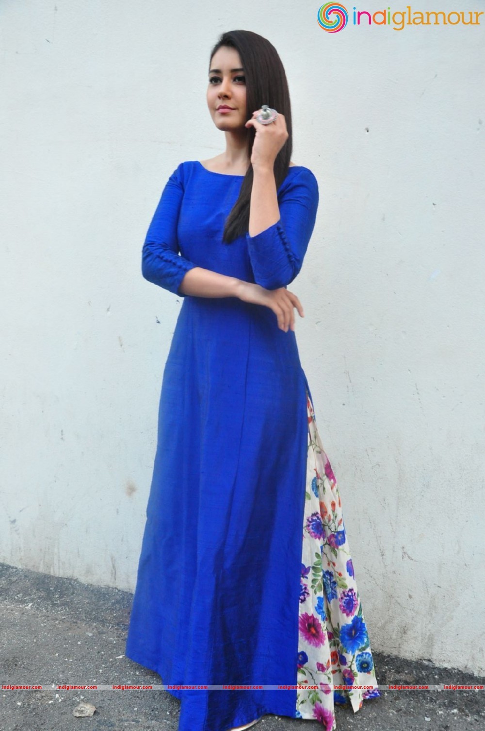 Raashi Khanna Actress hd photo