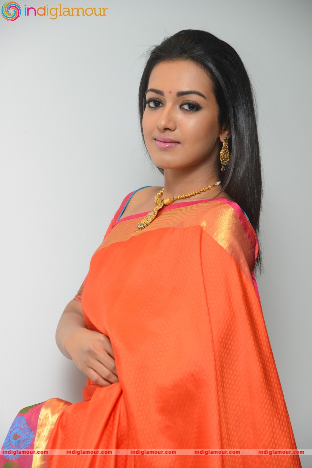 Catherine Tresa Actress hd photo