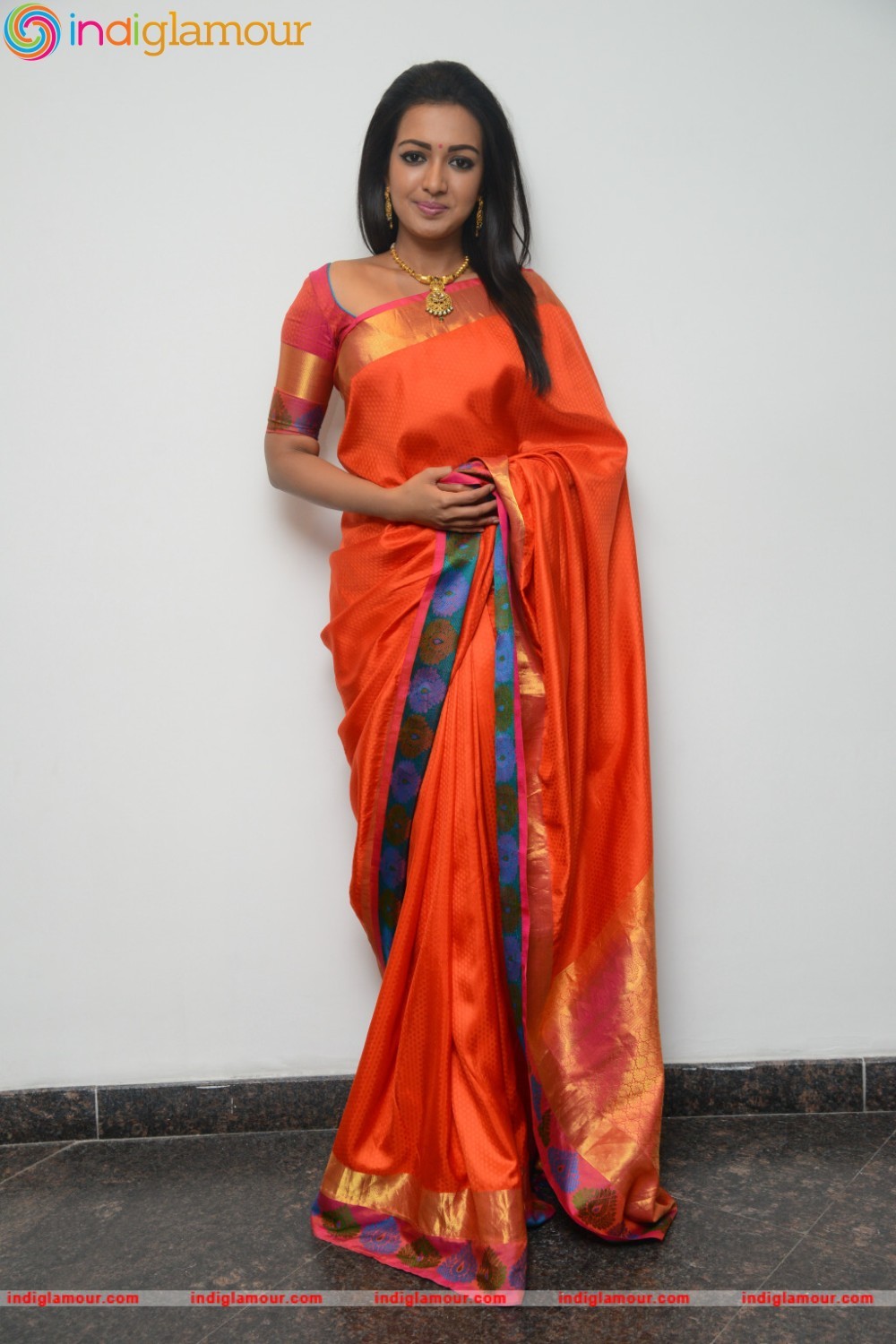 Catherine Tresa Actress hd photo