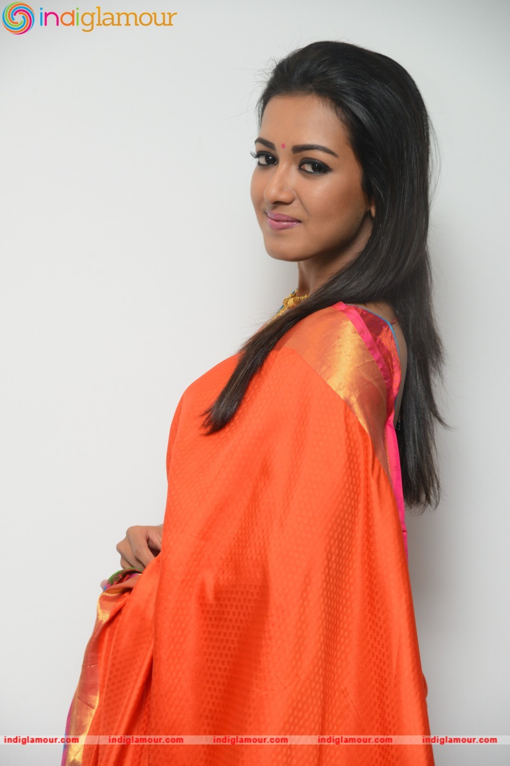 Catherine Tresa Actress hd photo