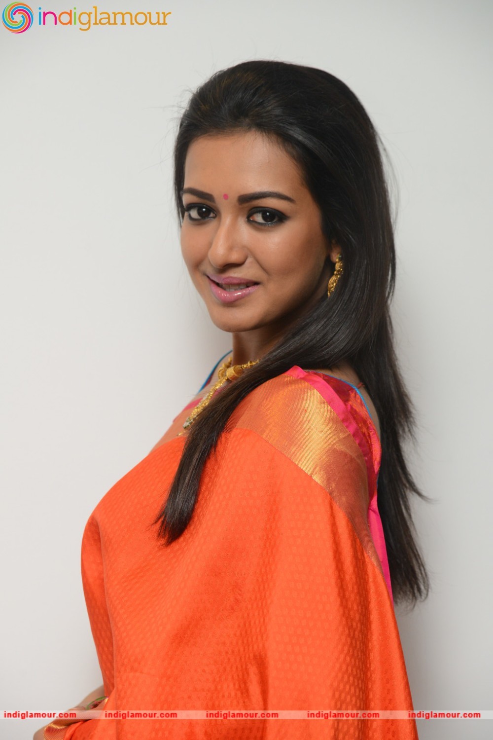 Catherine Tresa Actress hd photo
