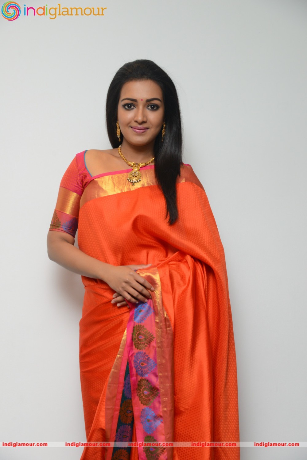 Catherine Tresa Actress hd photo
