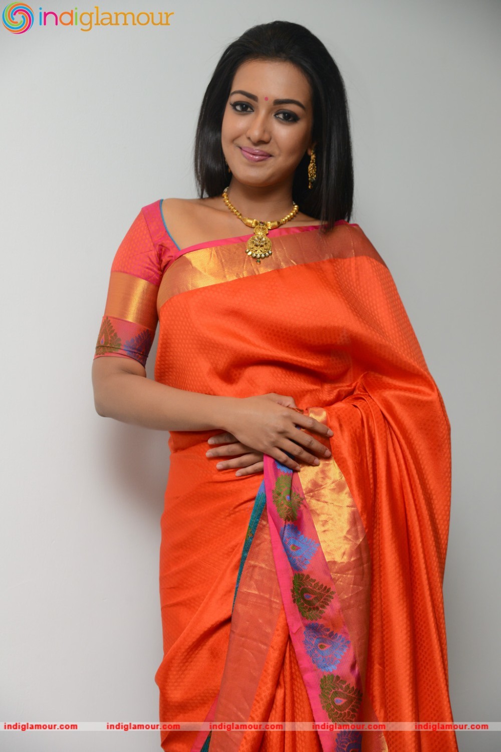 Catherine Tresa Actress hd photo