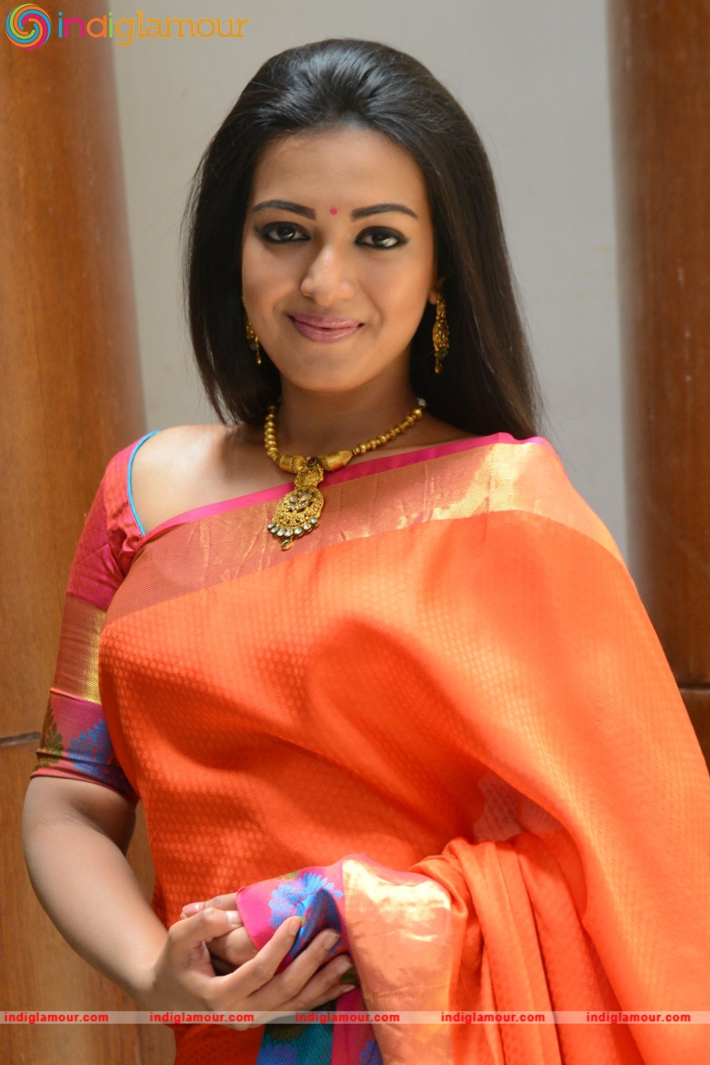 Catherine Tresa Actress hd photo