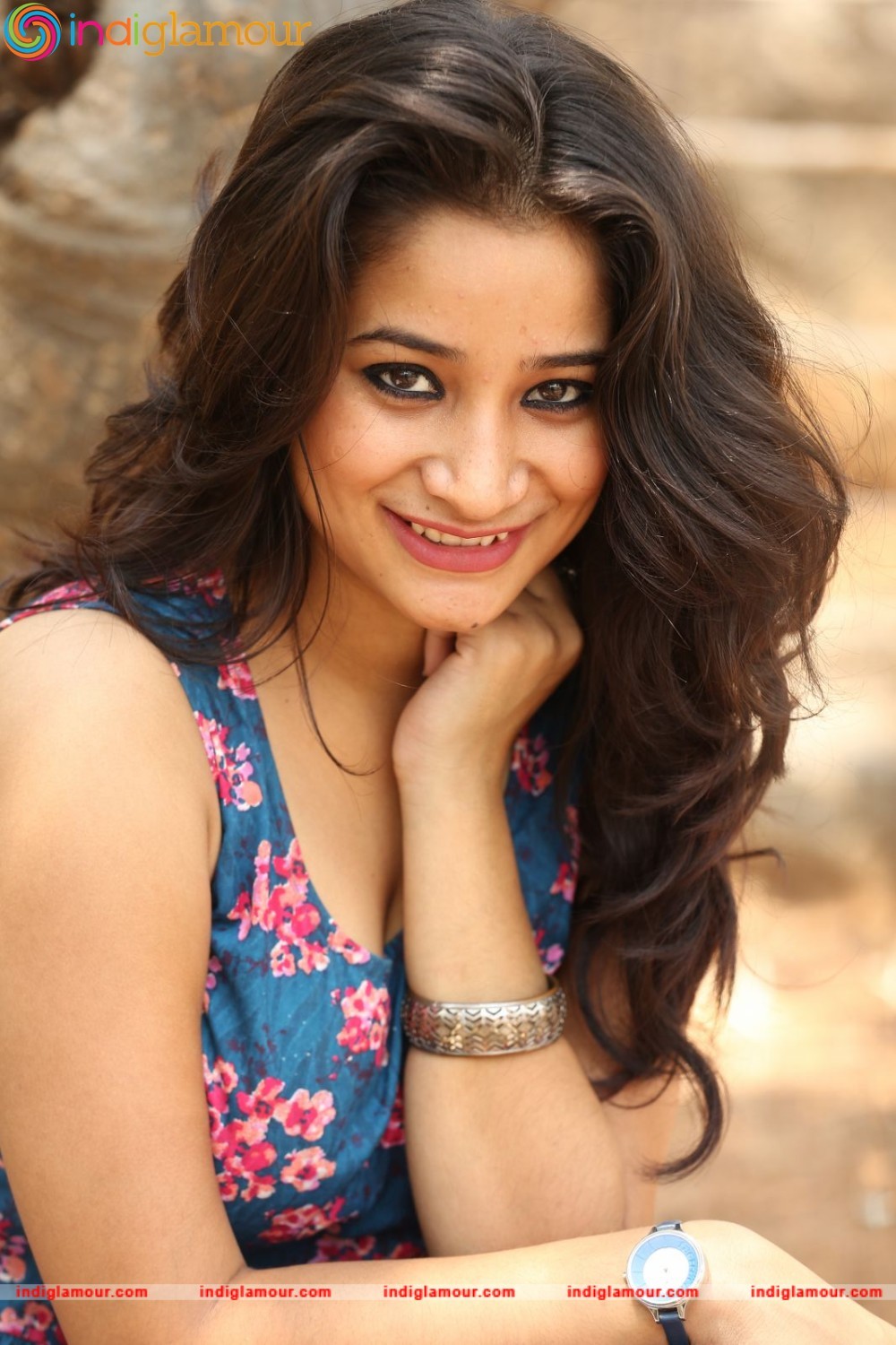 Santhoshi Sharma Actress hd photo