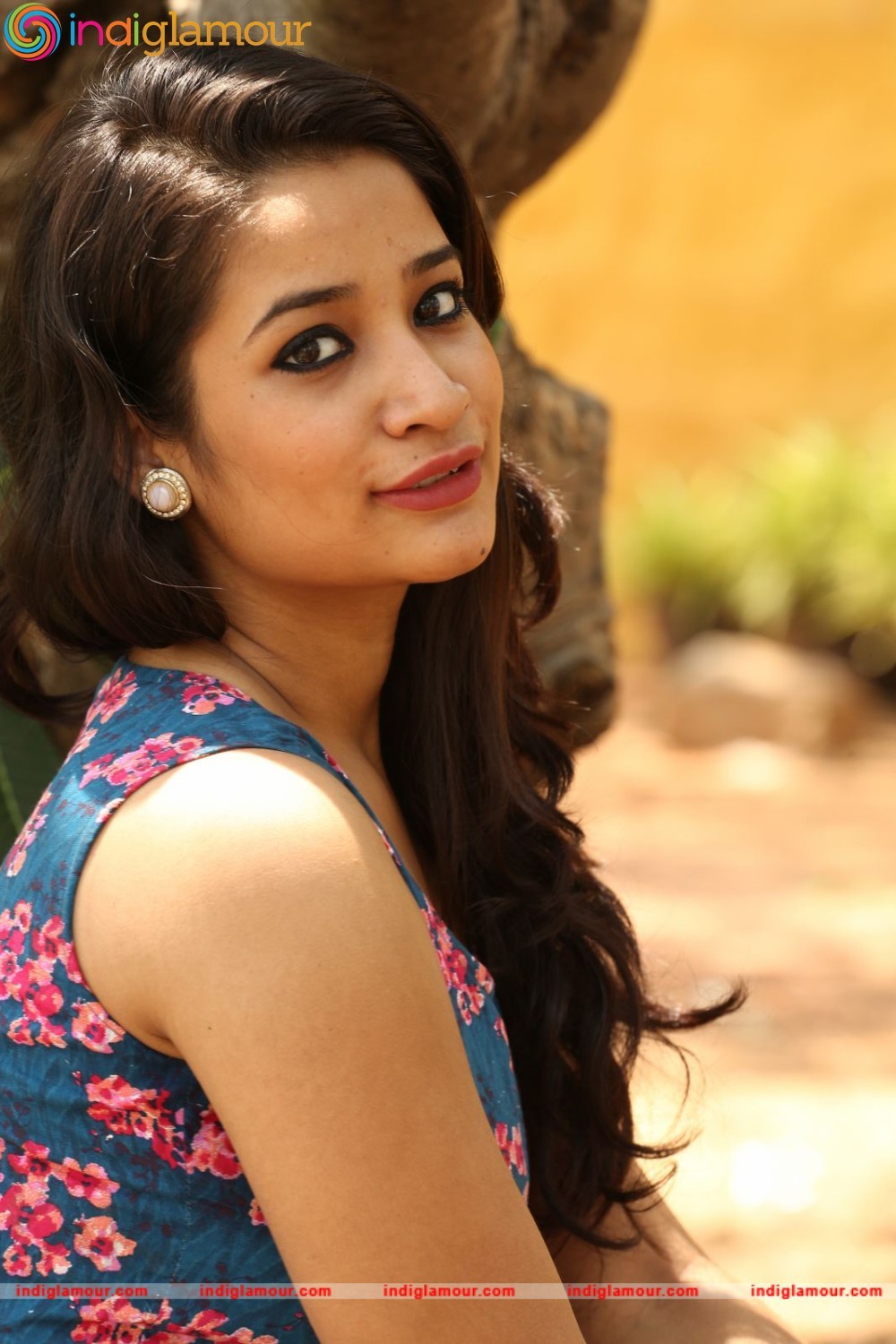 Santhoshi Sharma Actress hd photo