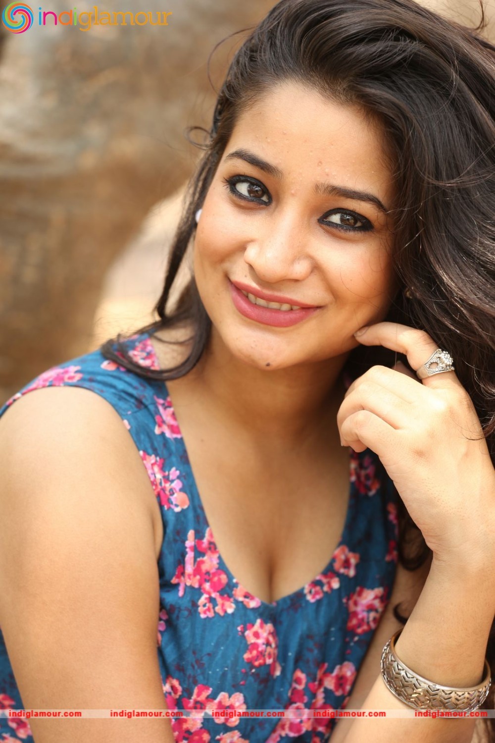 Santhoshi Sharma Actress hd photo
