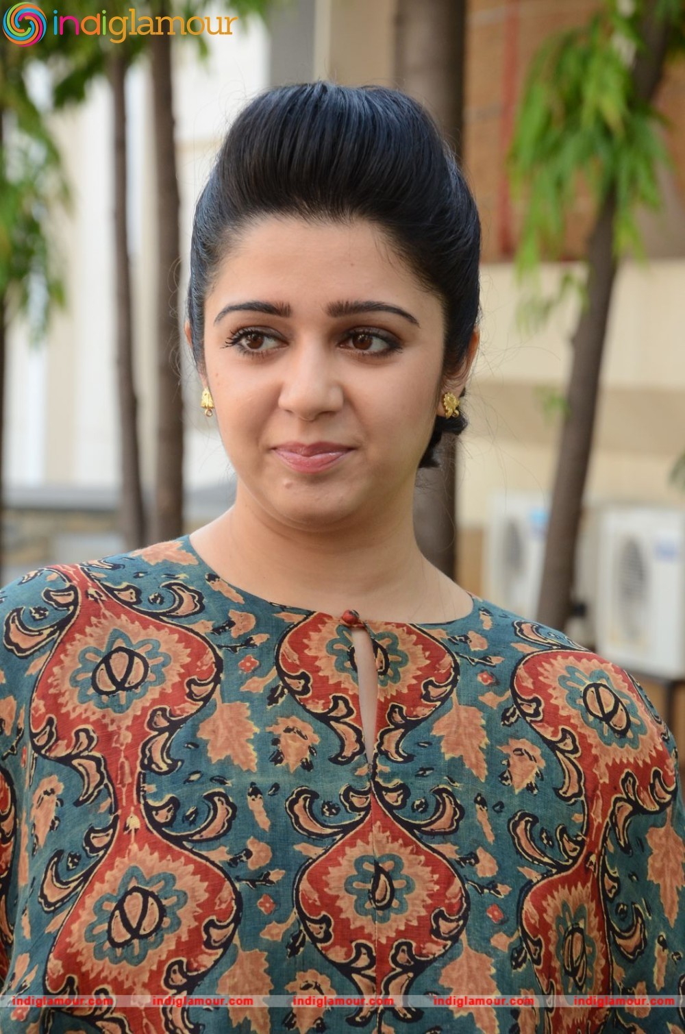 Charmy Kaur Actress hd photo