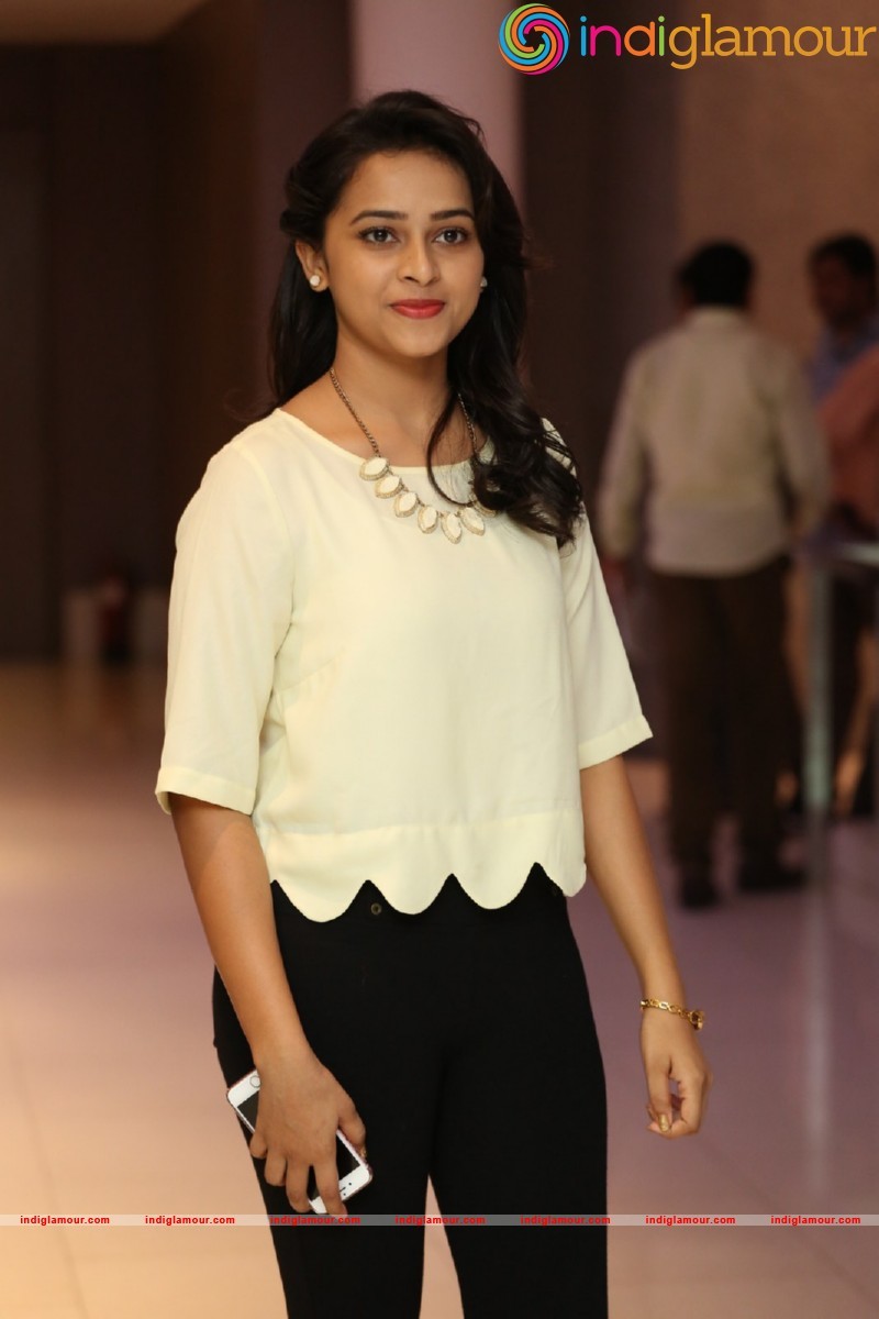 Sri Divya Photos Actress hd photo