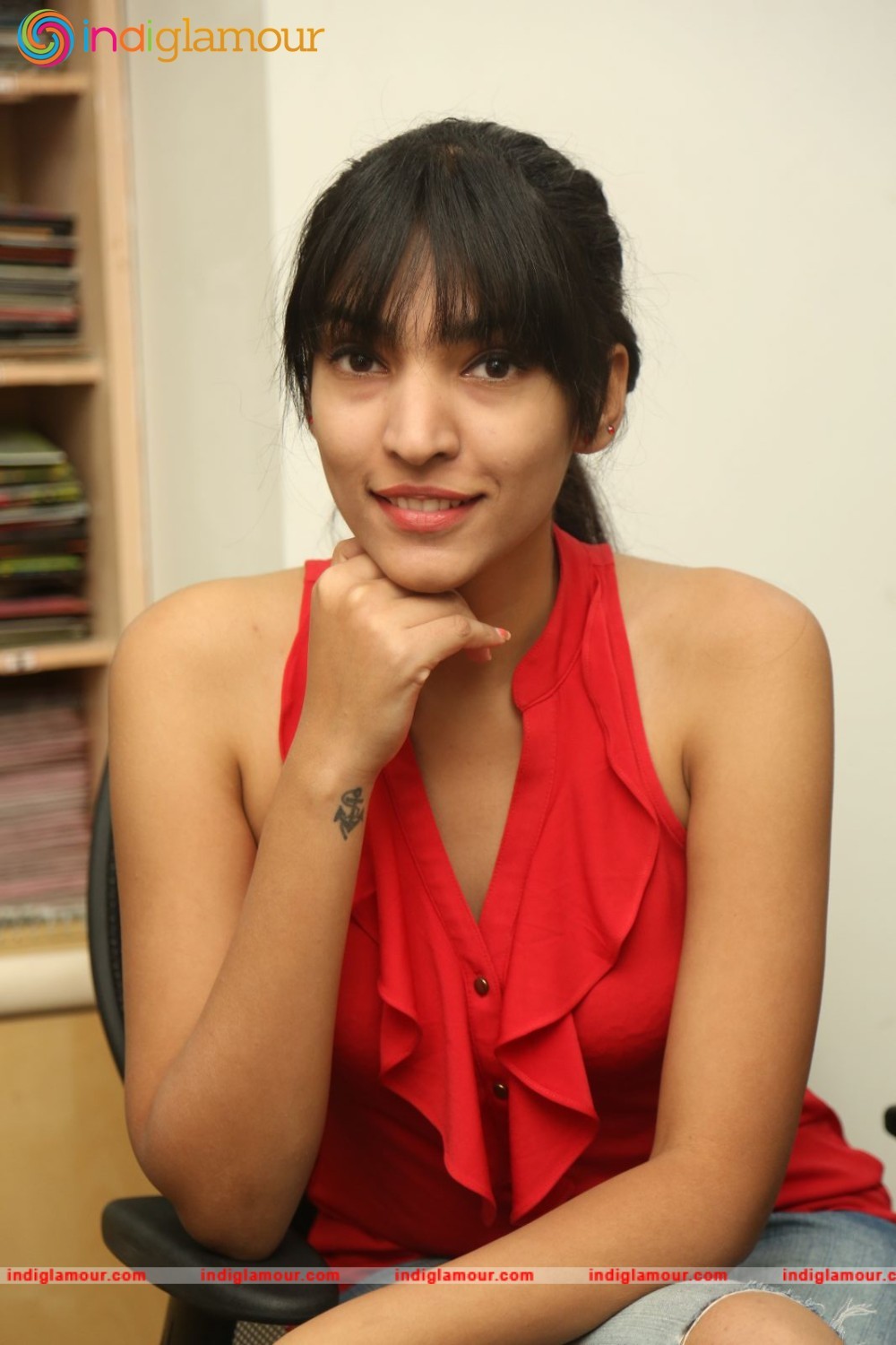 Supraja Actress hd photo