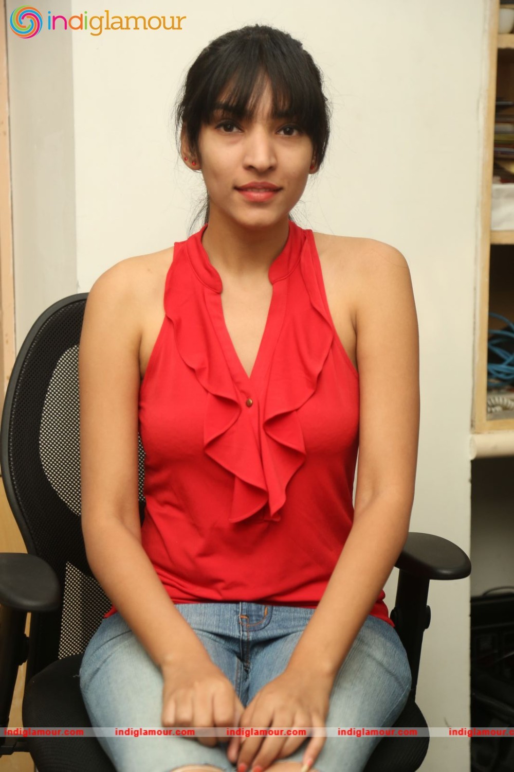 Supraja Actress hd photo