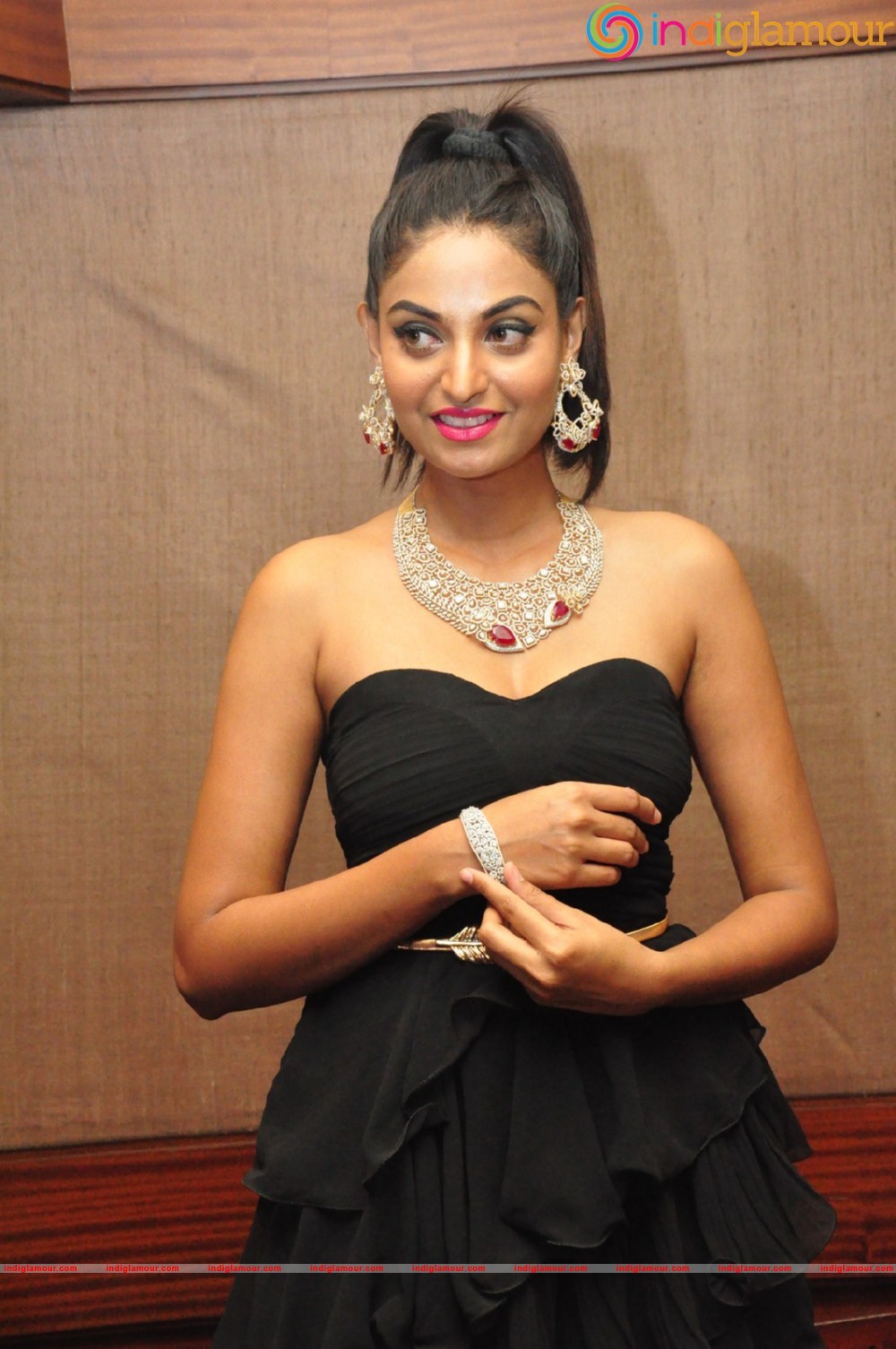 Sharan Actress hd photo