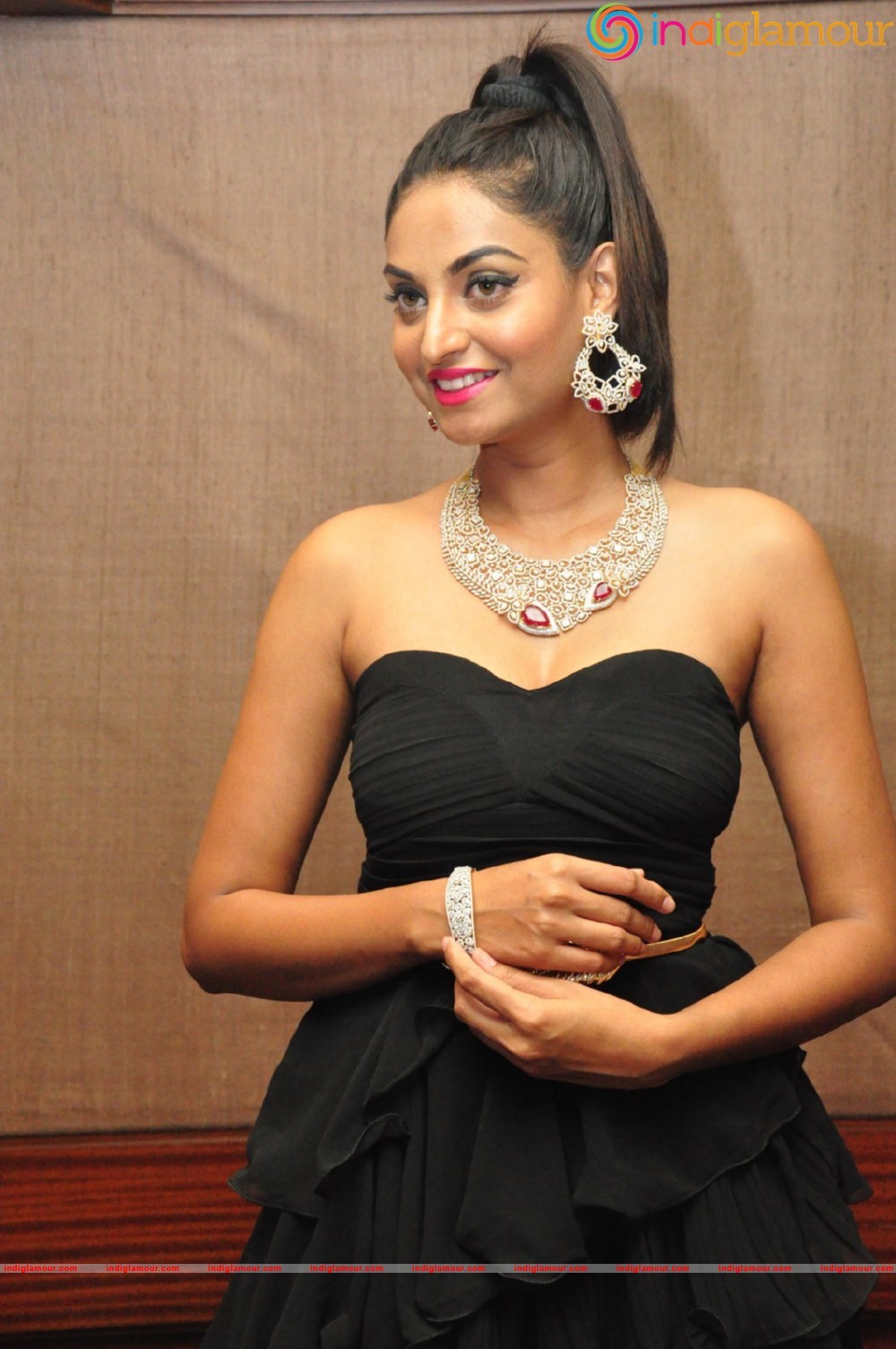 Sharan Actress hd photo