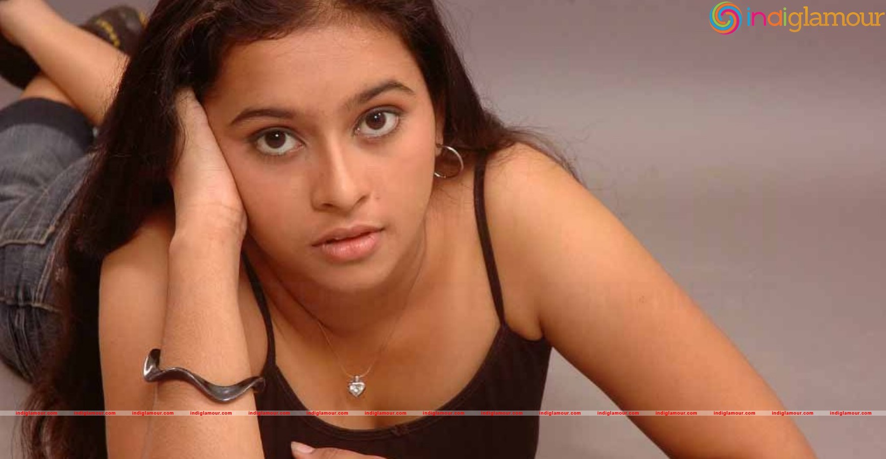 Sri Divya Actress hd photo