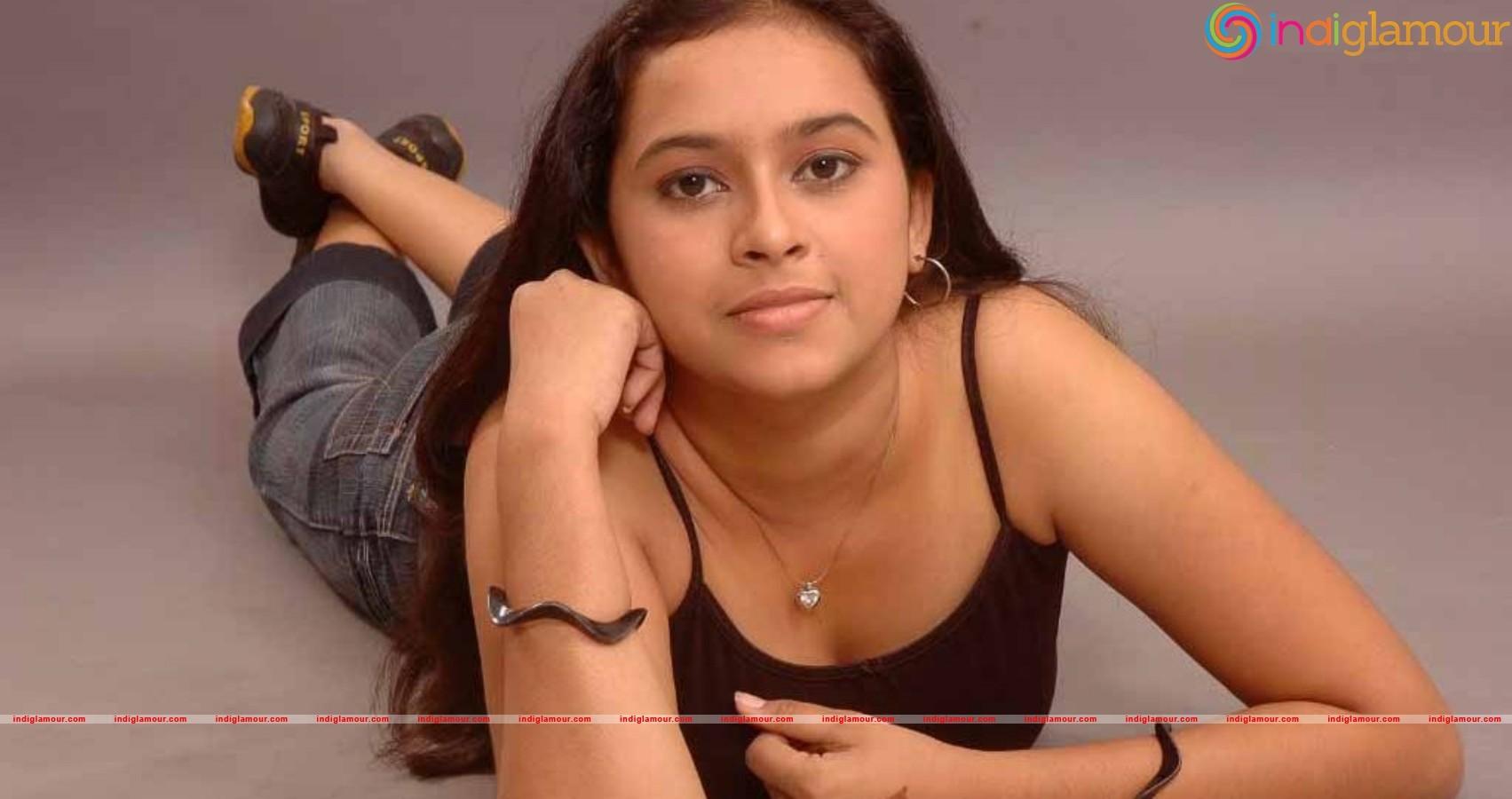 Sri Divya Actress hd photo